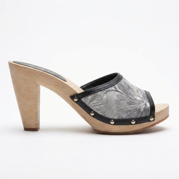 Burberry Shoes - Picture 3 of 6